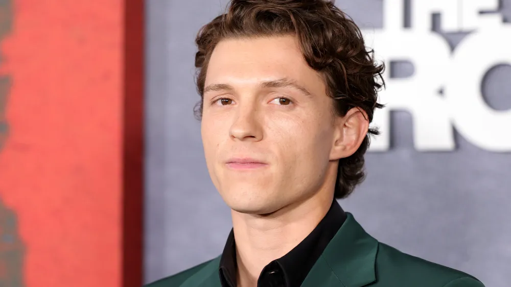 Tom Holland Biografi